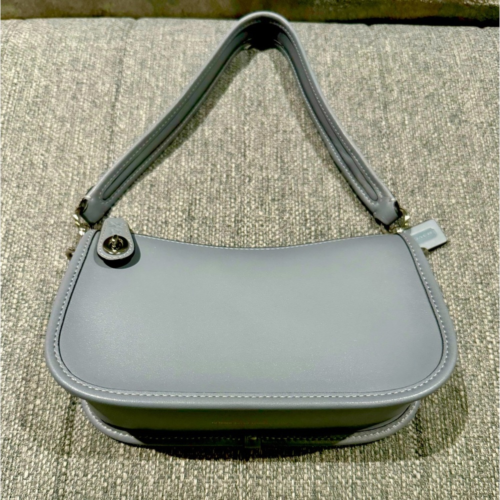 COACH Swinger 20 Bag